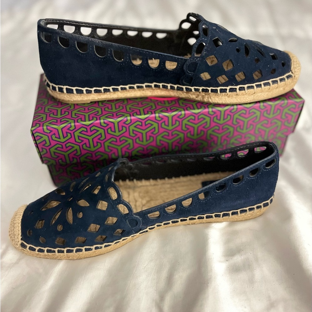 Tory Burch eyelet espadrilles in Navy. 7.5 NWT - Picture 3 of 4
